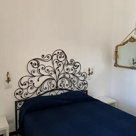 Fraleporte Vintage Apartament *