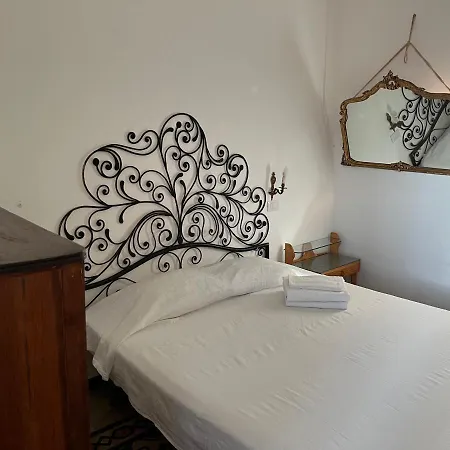 Fraleporte Vintage Apartament *